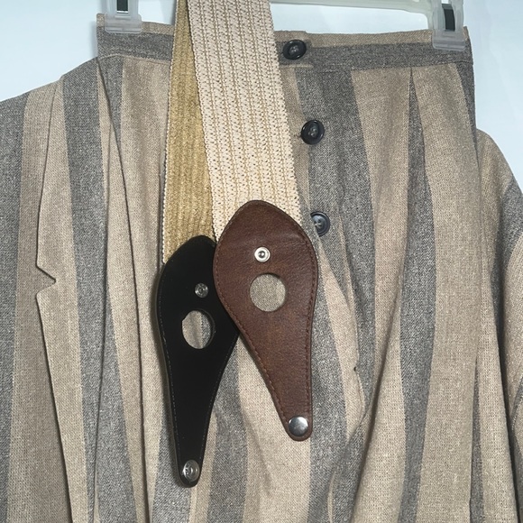 Vintage 80’s Chibarø Dolman Sleeved 2 piece suit with high waisted capri pants. - Picture 13 of 13